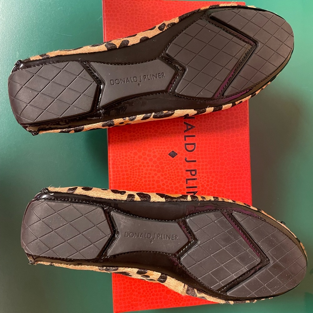 Donald J Pliner Ballet Flats - Picture 5 of 6